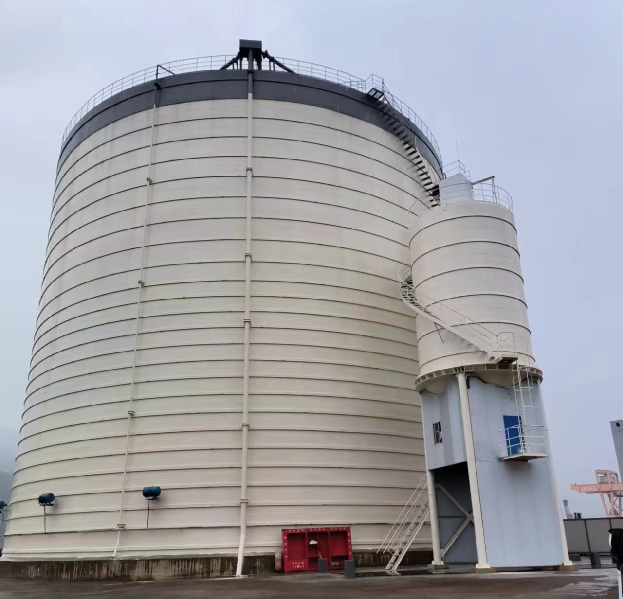 九龙10万吨水泥钢板库